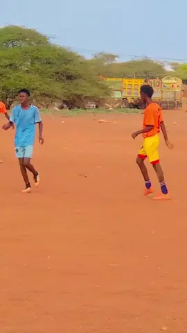 xooga yaroh is cayrsi ah .😁☠️ #somalitiktok  #fyp  #foryoupage  #balanbale🇱🇺  @𝗖/𝗤𝗔𝗗𝗔𝗥 𝗖𝗔𝗙𝗨 🛡️⚒️  @wadataal football cLub🔥⚽🥇  @HANATTKA2️⃣1️⃣  @AYUUB DHAGAF  ✅️✨️🤝🎗  @Armaan___ Boi🇱🇺  @H U R U U S E  #cabudwaaq🇸🇴❤️💪 