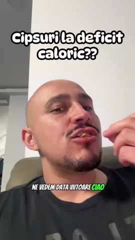 Am revenit pe deficit caloric! 🔥 🍋 Dimineața: shot de ghimbir 🛴 Am mers la birou cu trotineta (30 min în loc de 1h+ cu mașina) ☕ La birou: cafea cu lapte de migdale 🍛 Prânz: pilaf cu pui (am uitat să filmez 😅) 🍫 Gustare: ciocolată caldă 🏠 Seara: mămăligă cu iaurt grecesc, usturoi, 3 pulpe de pui și castraveți murați 🥤 Suc fără zahăr + o pungă de chipsuri (nu judeca 😄) Zi simplă, gustoasă și activă! Nu uita de like & follow ❤️ #deficitcaloric #whatieatinadaycaloriedeficit #lowcaloriemeals #cemananc #healthyeating #vaida