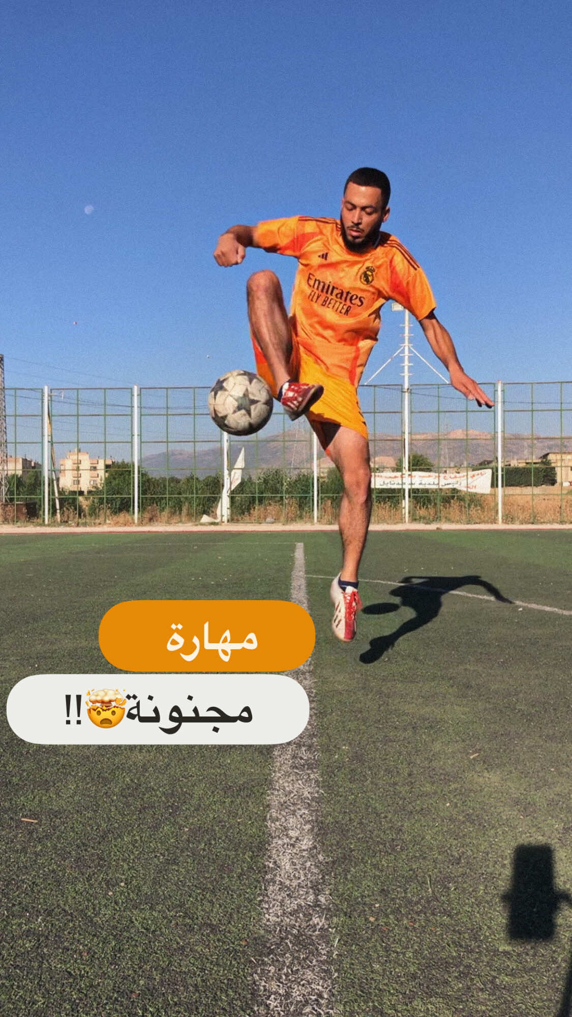 تعليم مهارة اللفة المزدوجة 🔥⚽️💫  لا تنسوا المتابعة ⬇️  #كرة_القدم #football #skills #freestyle #tiktok #تيكتوك #footballtiktok #viral #fyp #follow 