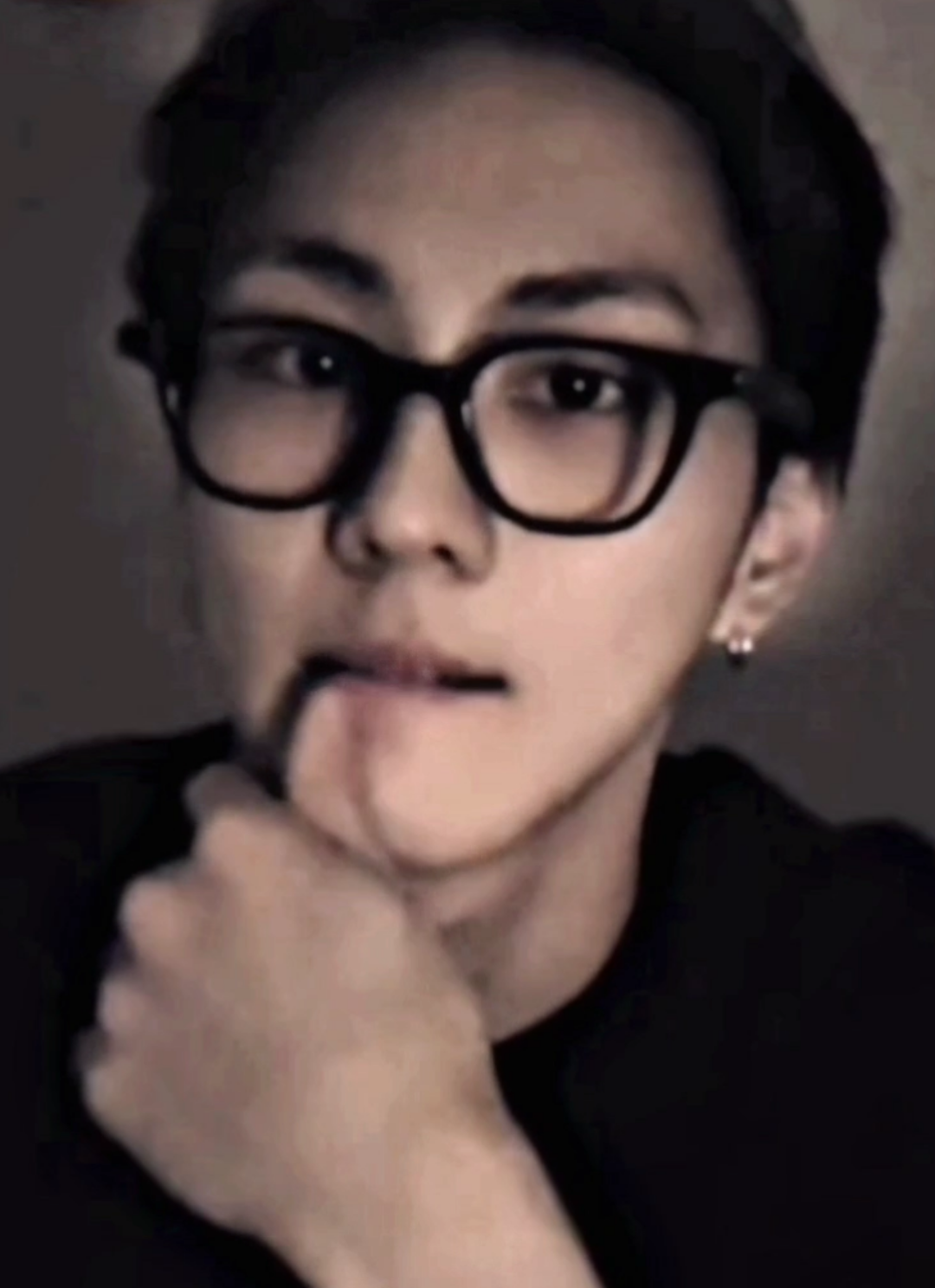 WEAR THAT SHIRT, GLASSES AND EAR PIERCING AGAIN PUHLEASE #jungwon #jungwonedit #enhypen #foryou #fyp 
