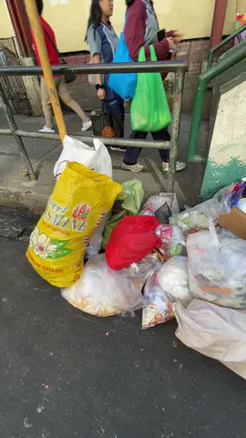 “Basura Mo, Bawasan Mo!” 🌎🗑️ Araw-araw, halos 600 tonelada ng basura ang nalilikha sa Baguio. Paano ka makakatulong? ✅ Bawasan ang pagbili ng may sobrang packaging ✅ Lutuin ang sapat na pagkain ✅ Mag-segregate ng maayos #BaguioUpdates #BaguioCity #Baguio #baguiocityphilippines #baguiobased #BreatheBaguio #cityofpines #summercapitalofthephilippines #sabaguio #fyp #fypシ #fyppppppppppppppppppppppp #wastemanagement #wastedisposal #reuserecycle 