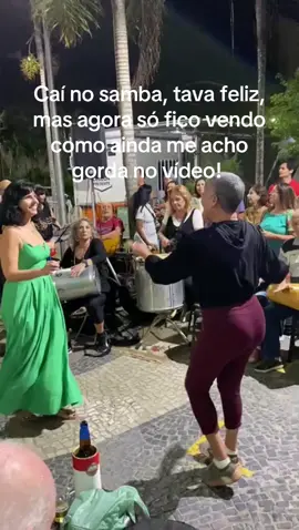 Como somos tão exigentes com a gente! Nos criticamos o tempo todo! Olho esse vídeo e me acho gorda, desajeitada, mas eu tava tão feliz!  #emagrecimento #hábitos #fyppp #fyp #vaiprafy 