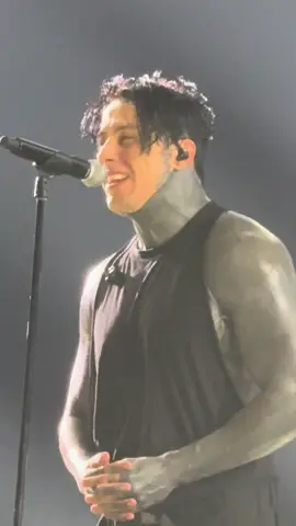 Ronnie is a god. 😫🔥🥹🤤 (Falling in reverse in der Dortmundwestfalenhalle) #fallinginreverse #ronnieradke #godisaweapon #metalhead #heavymetal #heavymusic #scream #fyfyfyfy #foryoupage #forupage #viralvideos #fire #bühne #westfalenhalledortmund #dortmund #westfalenhalle #konzert 