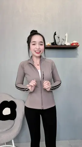 Áo khoát in tay 2 sọc VICTORY.#aokhoac #aokhoacnu #aokhoacchongnang #xuhuongtiktok #xuhuong 