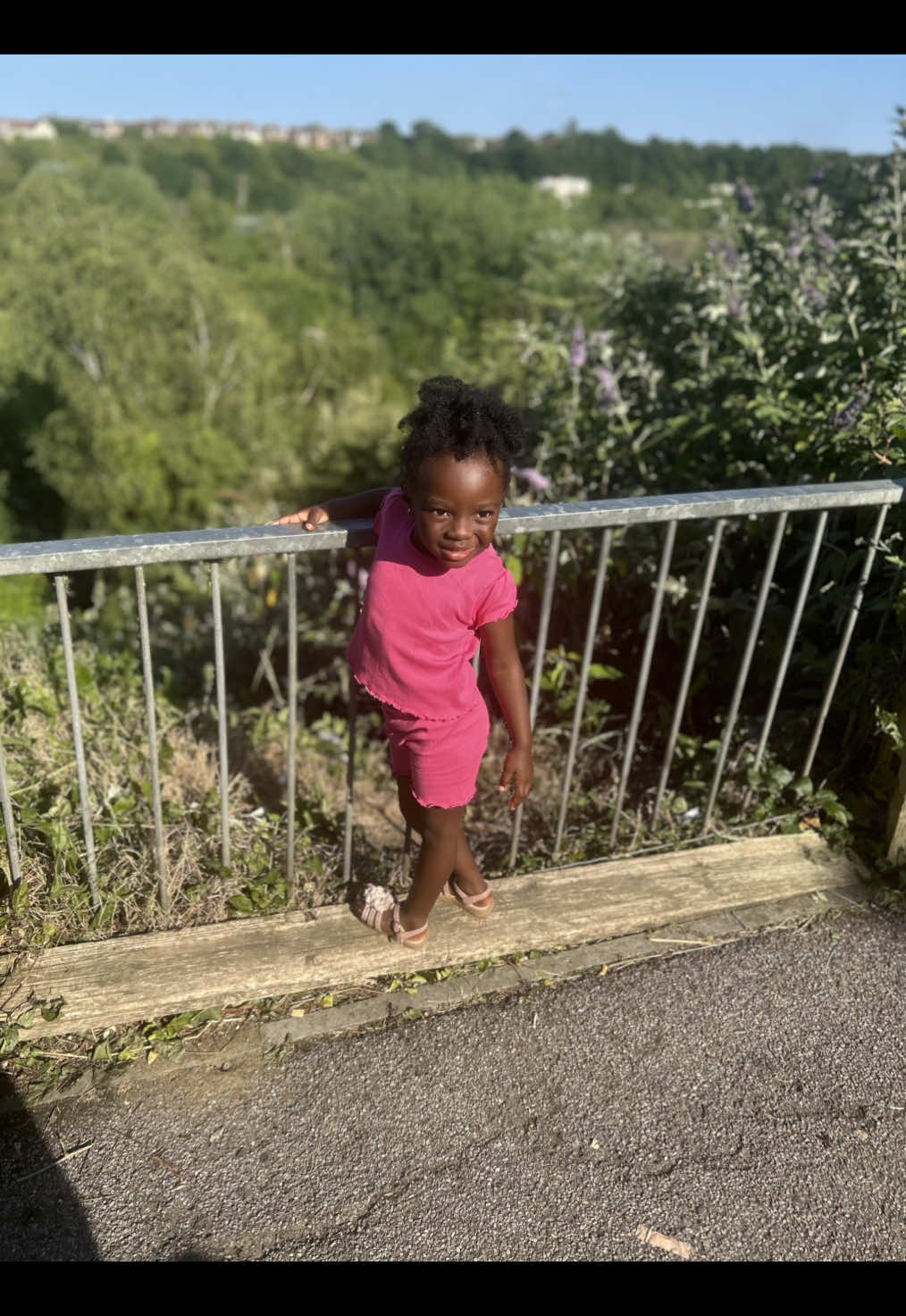 Walking to lakeside #mumsoftiktok #essexmum #walking #fyp #familytime #exercise #bonding #FamilyFun #gettingstepsin #lakeside 