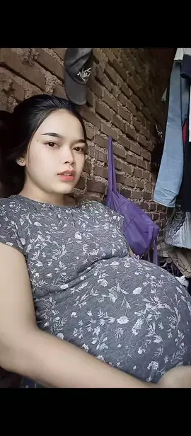 bumil cantik😍🥰 #bumillivetiktok #bumilcantik #bumilmuda #bumilbesar #hamilkembar #galeribumil #pecintabumil #9bulan #bumilsehatbayisehat🤰♥️😘😘 #viraltiktok #fyp #fypage #xyzabc #9bulan 