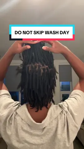 Please, loc gang… water and shampoo are your friend. Locs are low maintenance, NOT NO MAINTENANCE. DONT SKIP WASH DAY! #locs #locsoftiktok #locstylesforwomen #locjourney #microlocs #starterlocs #interlocking ##washday 
