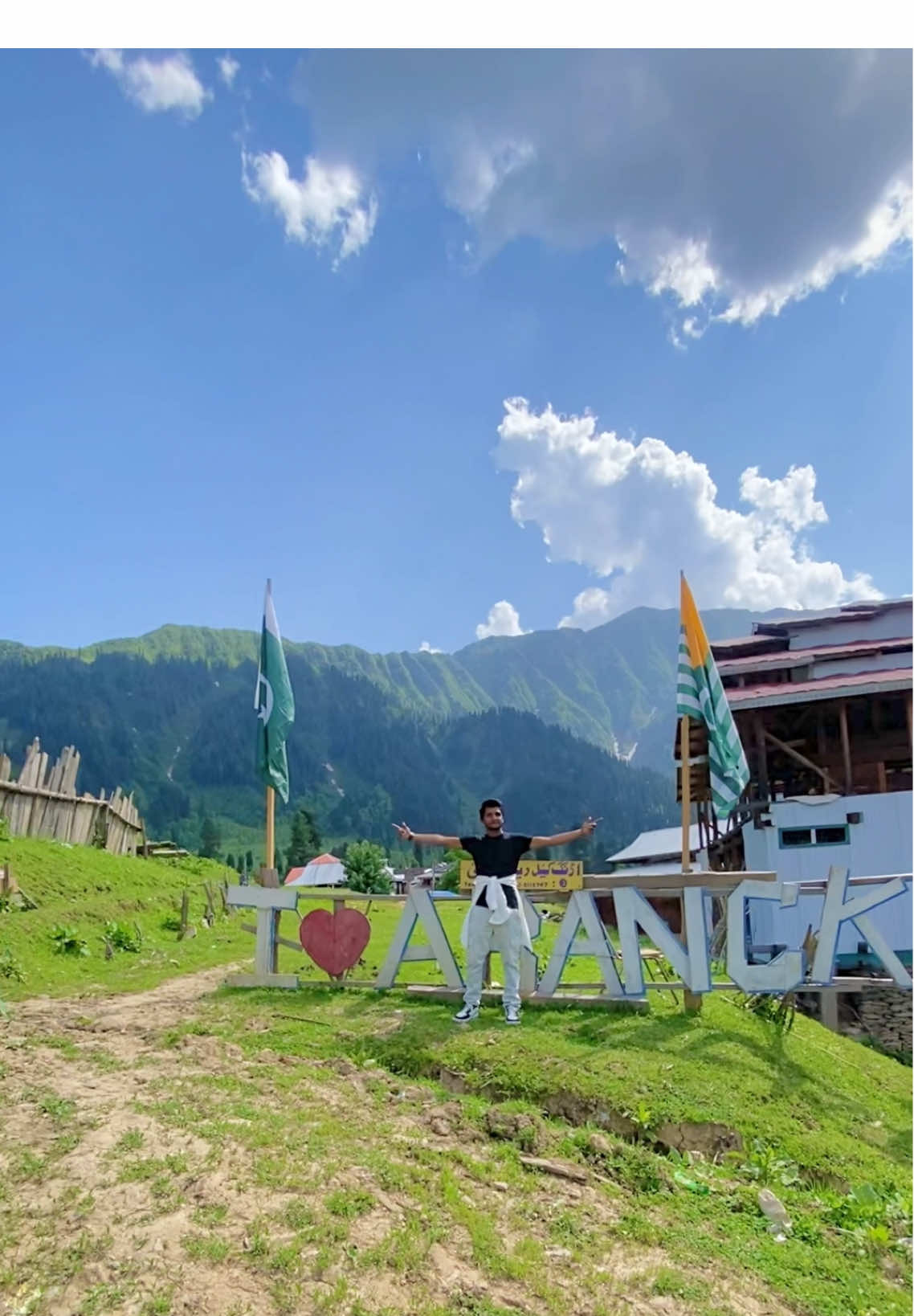 Pakistan 🇵🇰 Both Khobsurat he #Pakistan #Kashmir #StandWithKashmir #PakistanZindabad #Unity #EmotionalVideo #VoiceOfKashmir #Azadi #TiktokPakistan #ViralVideo #PeaceMessage #GomneKaSafar #kashmirhands 