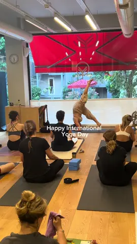 Happy international yoga day to all my yogis, lets rock that body 🧚🏼‍♀️ #internationalyogaday #yoga #yogaflow #yogateacher 