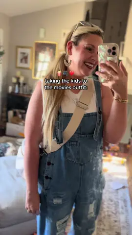 These overalls and bum bag are perfect for chasing the kids at the movie theater ❤️ #momoutfit #momoutfits #momstyle #momstyleoutfits #bumbag #overallsoutfits 