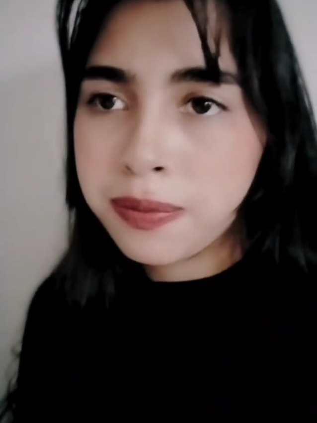 Oi, meu nome é Caroline Forbes, eu sou uma boa vampira... e eu não saio por aí matando gente (só quando merece né? 👀🩸) eu sou uma boa vampira 💅