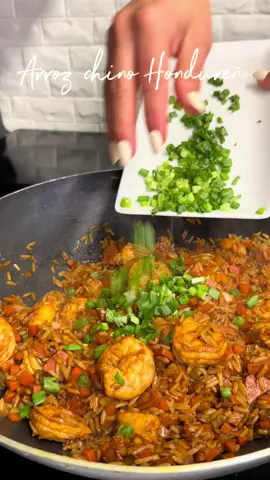 Riquísimo ARROZ CHINO HONDUREÑO👏🏼 #arrozchino #arrozfrito #chino #hondureño 