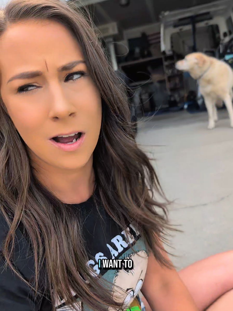 But who sings that song? 🧐🤣 #justkidding #funny #jokingnotjoking 