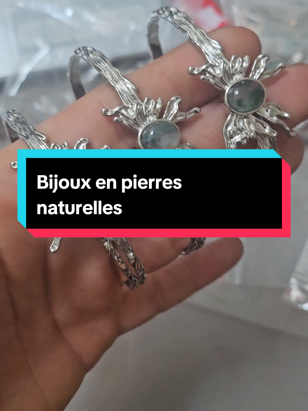 Bijoux en pierres naturelles 💎 Minéraux d'exception 💎 Rendez-vous en live pour profiter des offres exclusives 🎊