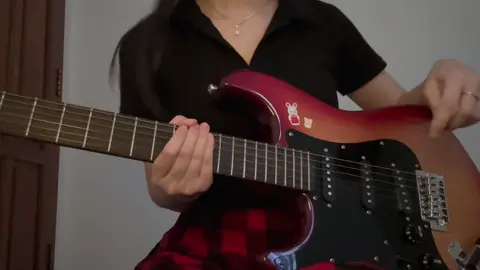 🗣️ TONIGHT WE GON BE IT ON THE FLOOR // 🎸 : @kistonemusic.id // on the floor - Jennifer Lopez & Pitbull #guitar #fyp #guitartok #jenniferlopez #pitbull #cover #electricguitar #OnTheFloor 