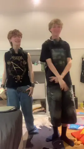 W the one and only. #OOTD #hehim #masc #mlm #fyp #foryou #alt #emo #grunge #scene #idek #metalhead #lgbtq #ftm #trans #uk #09 