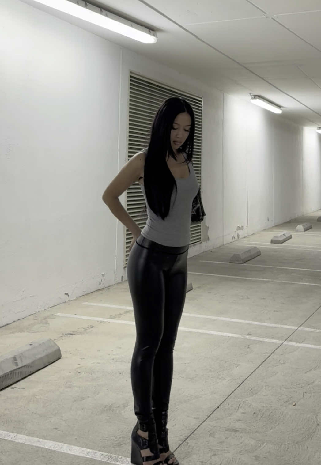 leather leggings > 🐈‍⬛🐈‍⬛🐈‍⬛