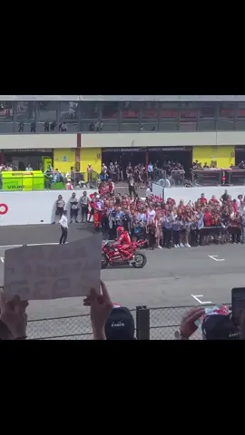 Despite Marquez winning the sprint race, fans showed their support to Pecco Bagnaia at Mugello 2025  #peccobagnaia #marcmarquez #MotoGP #mugellocircuit #ItalianGP 