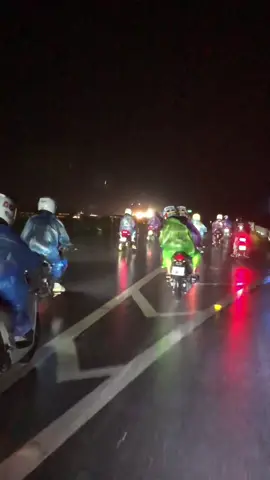 Mưa cũng ko tha😆#tuoring24h✈️ #