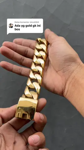 Membalas @nino6084  Gelang Rantai Kuba Warna Gold 2,5cm READY STOCK setelah sekian lama kosong🤩#gelang #gelangemas #gelanggold #gelangrantai #gelangjumbo #gelangrantaiemas #fyp #limitededition 