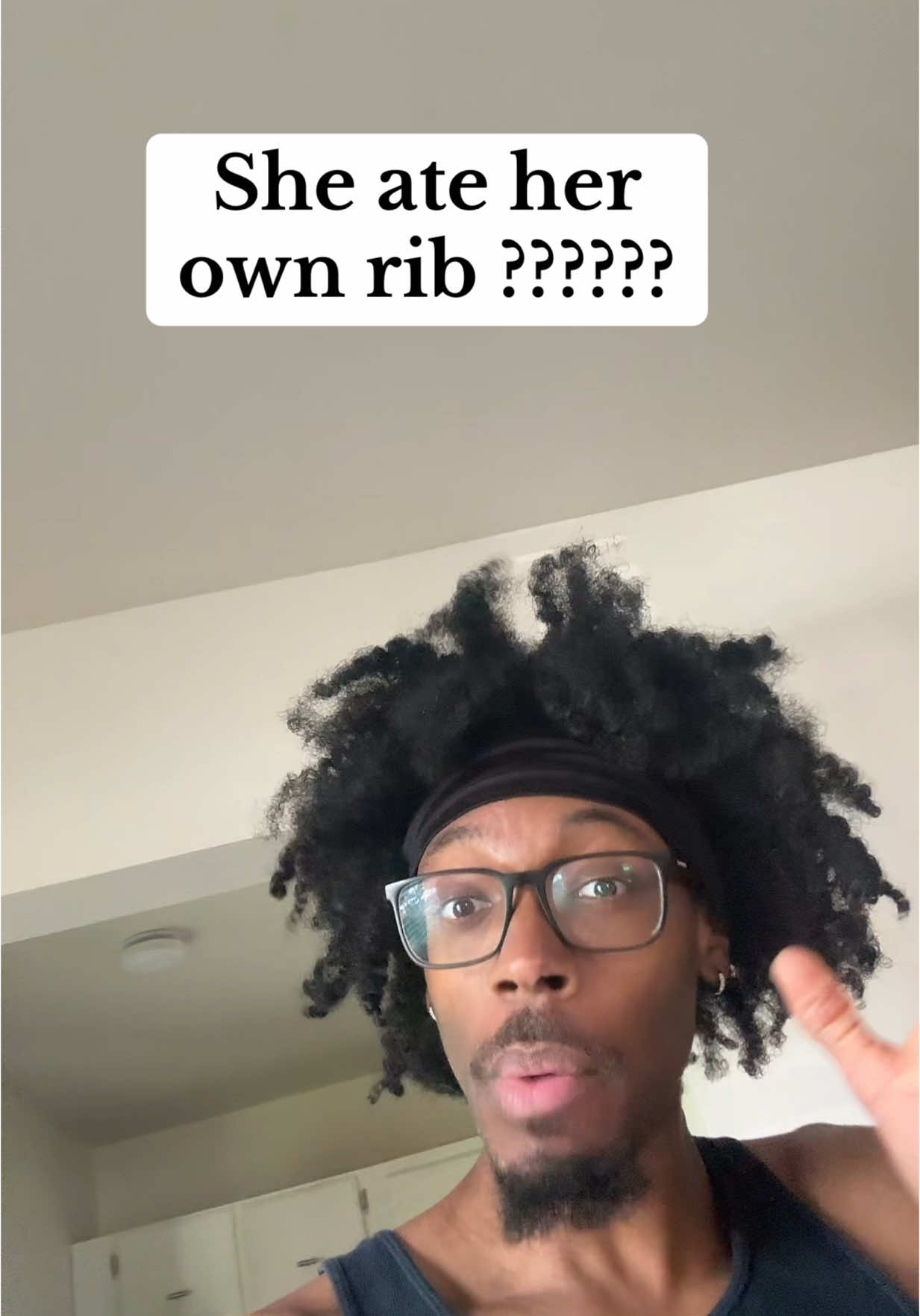 She ate her own rib? Wtf #rib #bffr #eating #excuseme 