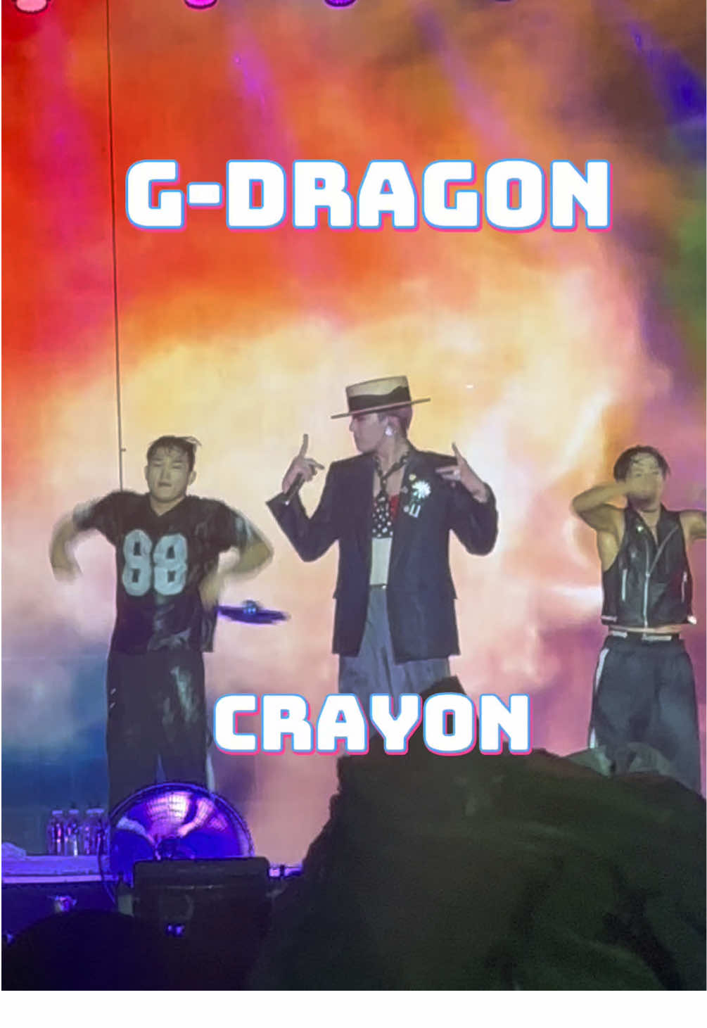 G-Dragon cùng siêu phẩm một thời “Crayon” tại Việt Nam 🐉🇻🇳 #loanchen #gdragon #gd #gdragonvietnam #gdragonvietnamconcert #bigbang #crayon #hanoi #vietnam #concert #vpbankthesparkkstarinvietnam #fyp #trending #viral 