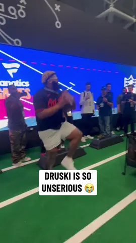 He hitting the tip toe 💀 (@Fanatics ) #drusi #football #nfl #funny 