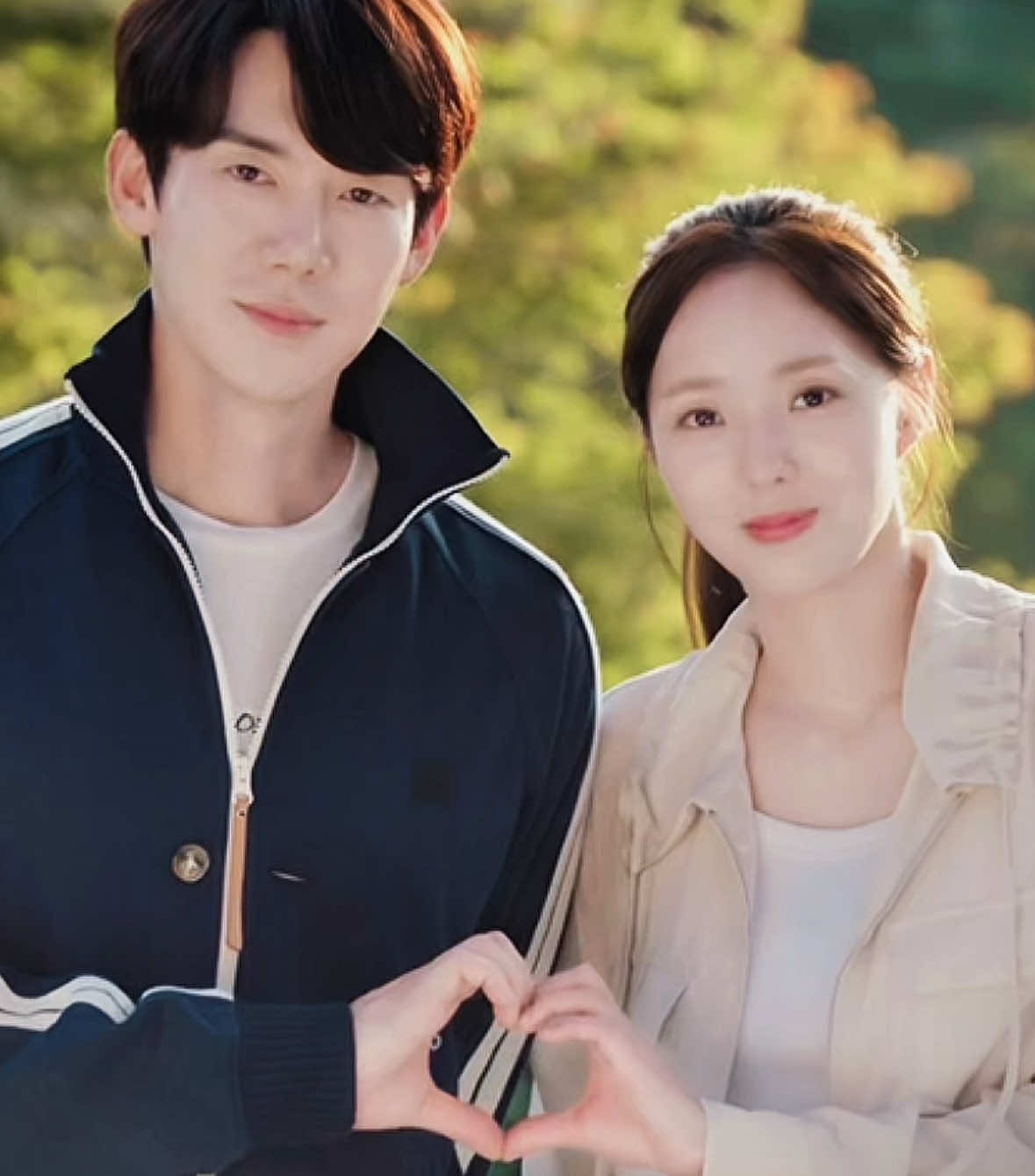 “The other side of the door”  #whenthephonerings  #yooyeonseok #baeksaeon #hongheejoo #kdramas #whenthephoneringskdrama #chaesoobin #fyp #kdrama #edit 