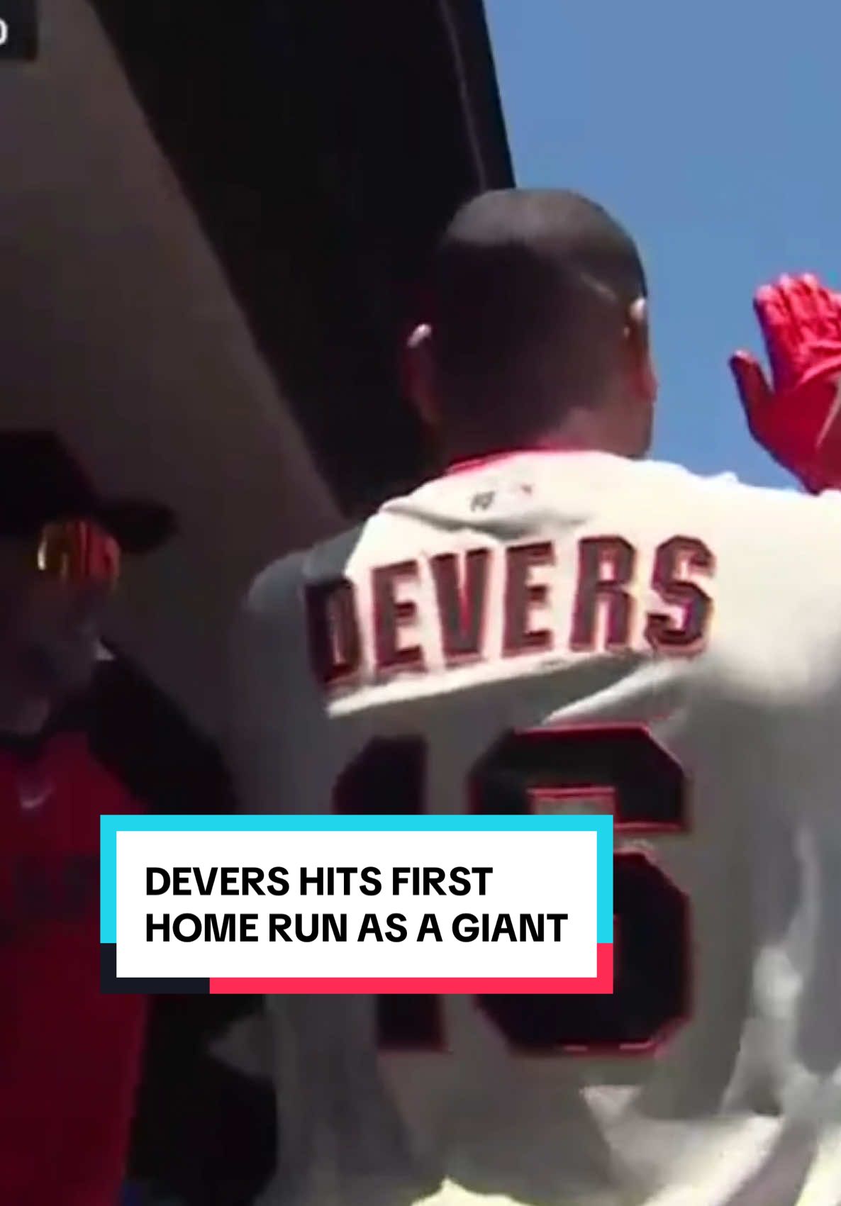 RAFAEL DEVERS HAS HIT HIS FIRST HOME RUN AS A GIANT 🚨 