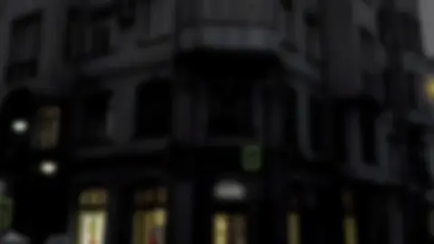 ولا صفحه جديده ولا صفحه  قديمه اللي باعك مره يبيعك الف مره..؟! 