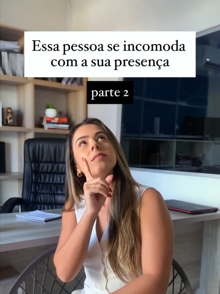 Esses são alguns sinais de como agimos quando estamos incomodados. Lembre-se sempre de levar o contexto em consideração. Me siga para mais conteudos de linguagem corporal e comunicação. #comunicação #oratoria 