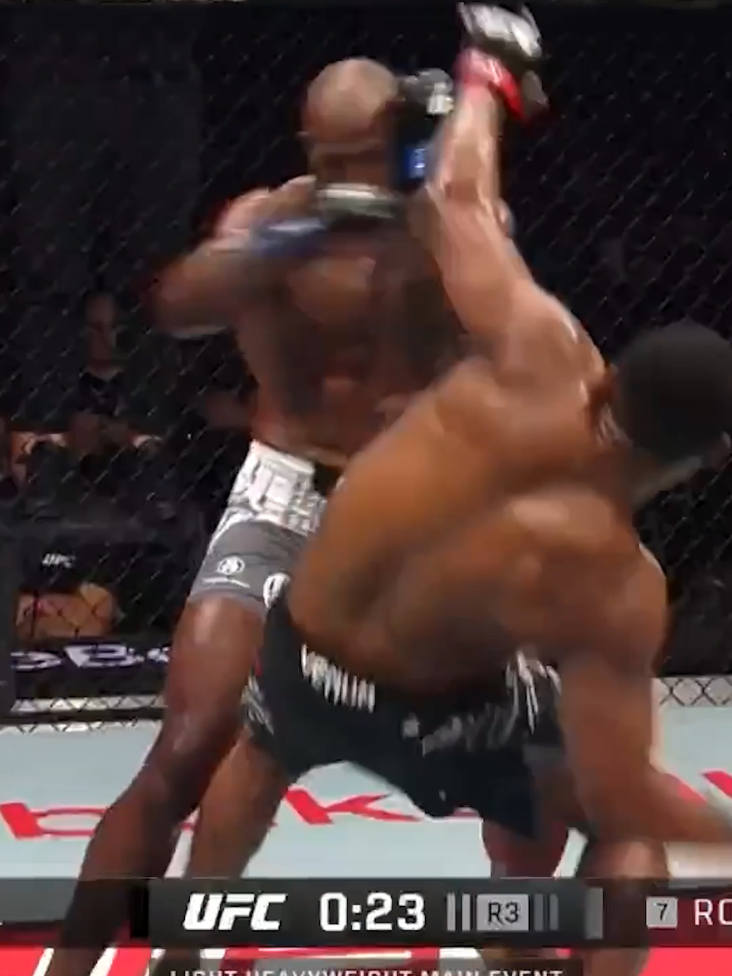 Huge right hand from Khalil 💥👊 #UFC #mma #khalilrountreejr