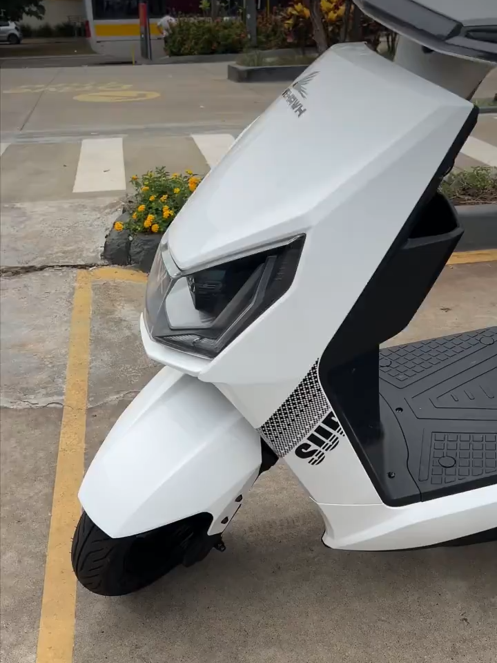 Scooter Elétrica WeHawk Modelo Super 1000W Bateria de Chumbo 60V 20Ah