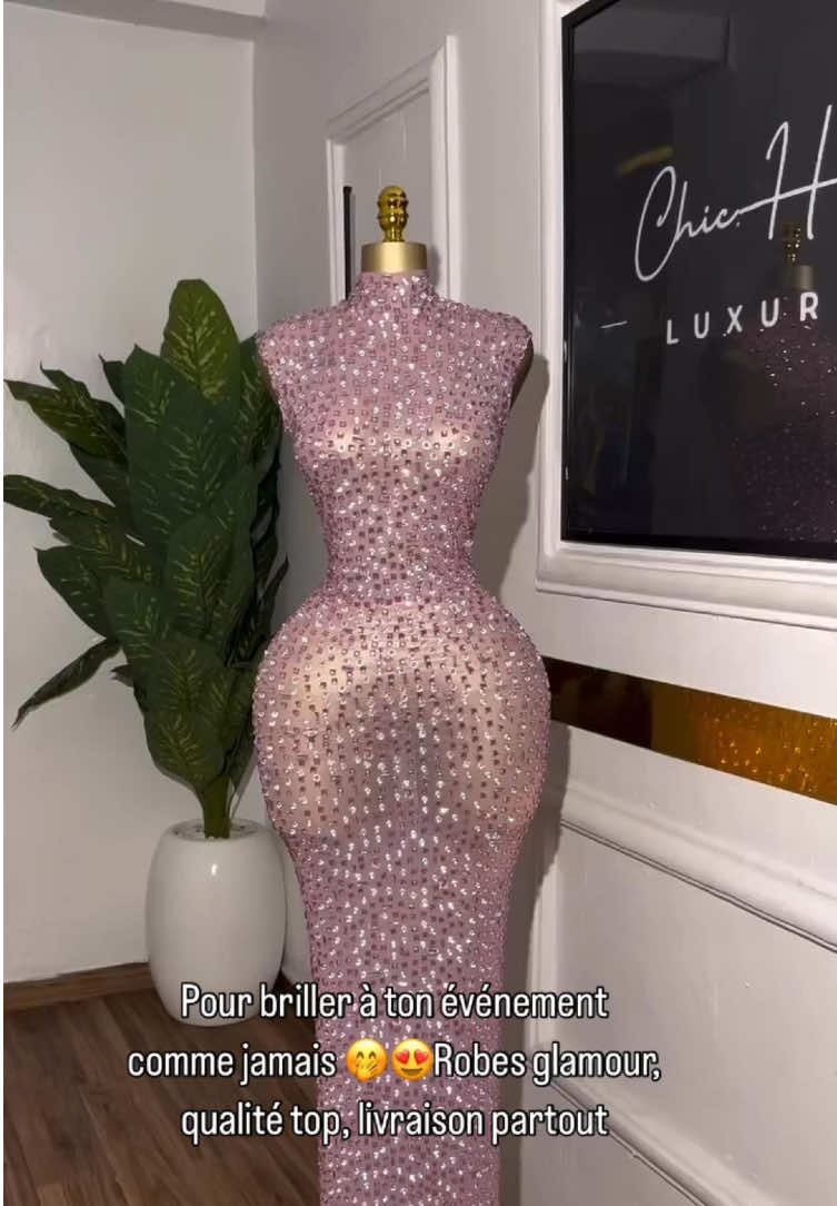 Votre fournisseur numéro 1 de robes de luxe de qualité à Lomé, Togo. Livraison partout 🤭🛍️ Envoyez-nous simplement un message sur le +2348106438270 📍Lomé Togo🇹🇬 #Fashiontiktok #robechicglamour #robediner #robeperle #tiktoklometogo🥰pourtoi #tiktok228🇹🇬 #outfitinspo🔥 #partyoutfits #birthdaydresses #tiktokburkinafaso #tiktokbenin🇧🇯 