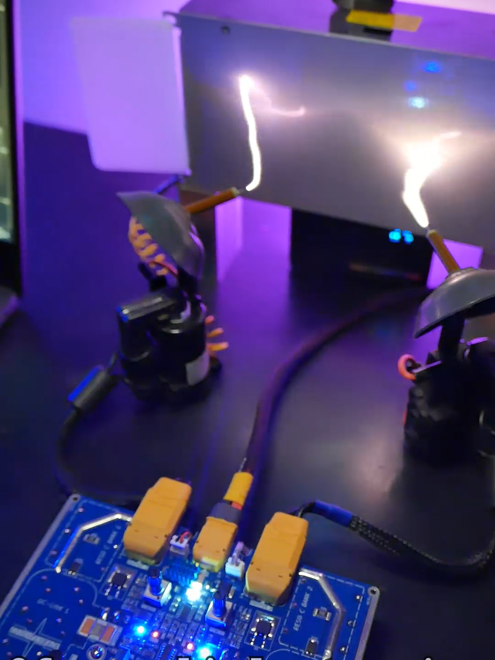 Alice Deejay - Better Off Alone performed by musical electric arcs from old CRT flyback transformers. No speakers or backing track, the whole sound comes from the arcs! #franzolielectronics #duy #coolflyback #easyflyback #highvoltage #betteroffalone #tesla #teslacoil #plasma #plasmaspeaker 