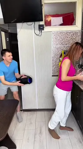 #funnyvideos #scareprank #scared #viral #fyp #jumpscarevideo 