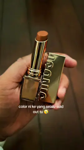 Patut la viral satin lipstick ni. Code 02 tu sumpah love giler! #lipstickotwoo #lipstickviral #otwoolipstick @mybeautyo.two.o 