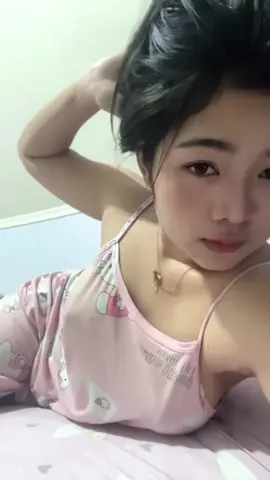 hôm nay chủ nhật có anh nào rảnh hông 😜#greenscreen 