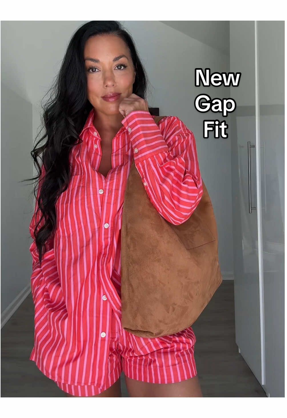 FYI, I keep reaching for this shirt for 2 weeks now. 😍 Now I’ve got the matching shorts 🤗 All sold separately  -wearing a med in both shirt & shorts #tiktokshopcreatorpicks #TTSFashionFam #TTSDelightnow #newarrivals #dealsforyoudays #ttslevelup #forthofjuly #4thofjuly #july4th #TikTokShopRestock #spotlightfinds #outdoorfun #tiktokshopsummerturnitup @gaps #gap #gapfit 