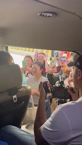 Maraming salamat sa mainit na pagtanggap, mga ka-bida naming Davaoeños! Kitakits mamaya sa Rizal Park, Davao City para sa Duaw Davao: Night of Fun & Colors! 🫶🏻✨ ’Avenues of the Diamond’ now streaming on Viva One: https://vivaone.page.link/AvenuesOfTheDiamond #AOTD #AvenuesOfTheDiamond #AOTDSzn #AOTDAtDuawDavao #VivaOne #BidaKaDito