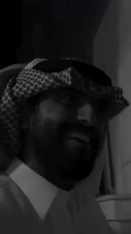 أُمي وإن نسيَ الجميعُ ملامحي ‏كانت تُناجي الله في الصلواتِ . #يزيد_الميموني 