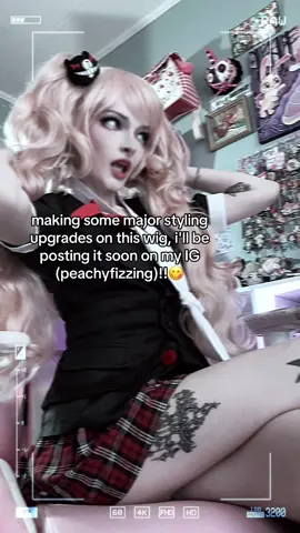 ye olde pink chair is BACK for my divas who remember her... #junkoenoshima #junkoenoshimacosplay #danganronpa #danganronpacosplay 