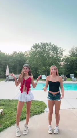 Party @👩🏼‍🦯‍➡️ #fyp #viral #pretty #cute #Summer #xyzbca #fun #2025 #dance #dancer #dances #dancing #dancing #outfit #party #june #dc #dancin #song #go #goviral 