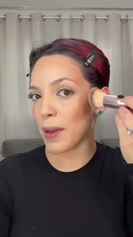 Tudo sobre contorno facial 🩷  Produtos: contorno líquido da Farmasi e contorno em pó da Fran 🩷 #maquiagemtiktok #contornofacial #dicasdemaquiagem 