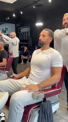 Barber Cape Prank 🤣🤣🤣 #barbercapeprank#barberlipprank#prank#pranks#foryoupage#funnytiktok#businessowner#funnyvideos 
