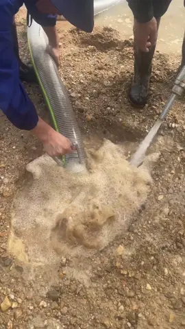This siphon boat machine is good for washing and sucking sand and gold at the same time.