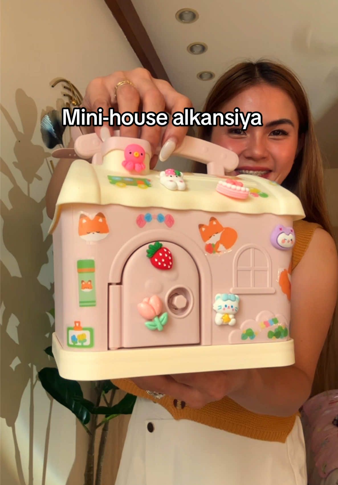 Mini house alkansiya, napakacute 😍 #minihousealkansiya #alkansiya #cutealkansiya #housealkansiya #iponalkansiya #housebank #piggybank #iponchallenge #alkasiyaforkids 