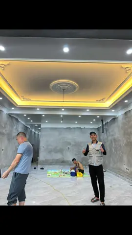 Anh chị nào đang xây nhà thì lưu ngay về làm tư liệu nhé.      Mẫu này em vừa hoàn thiện cho Anh/chị khách hàng ở Thường Tín. #trầnnhựananotrắng #trangtrinoithat #phòngkháchđẹp #nhựanano #nôithấtđẹp #tấm_ốp_nhựa_PVC #xuhuong2025 