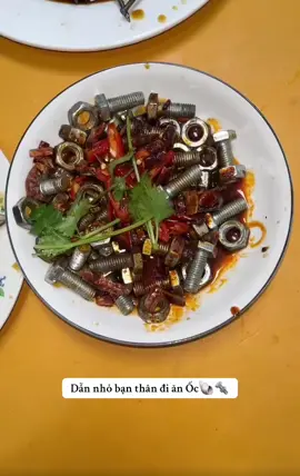 Dẫn bạn thân đi ăn ốc tiết kiệm nè🐚🔩#licibylinhchi🎀 #viral #xuhuongtiktok #fyp #giaitri 