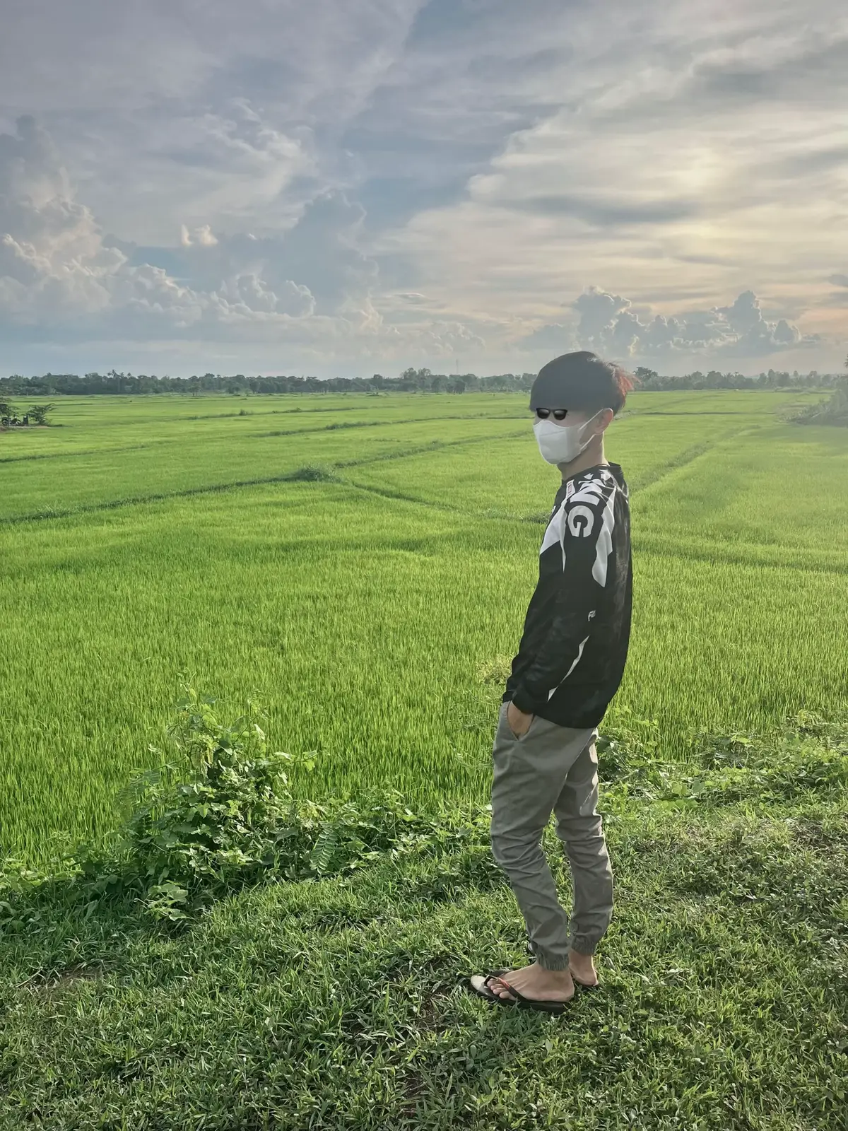 ខ្ញុំធ្លាប់ឡើងខ្ពស់ ហើយក៏ធ្លាប់ធ្លាក់ដល់បាត ងើបមកវិញក្លាយជាមនុស្សថ្មី ទើបយល់ច្បាស់ពីអត្ថន័យជីវិត.#zyxcba 